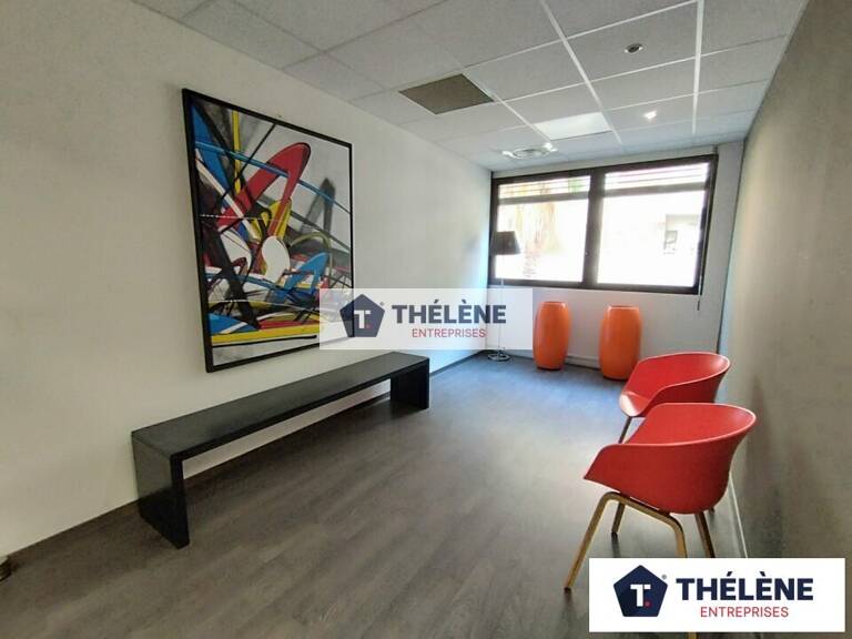 BUREAUX à LOUER — photo 1