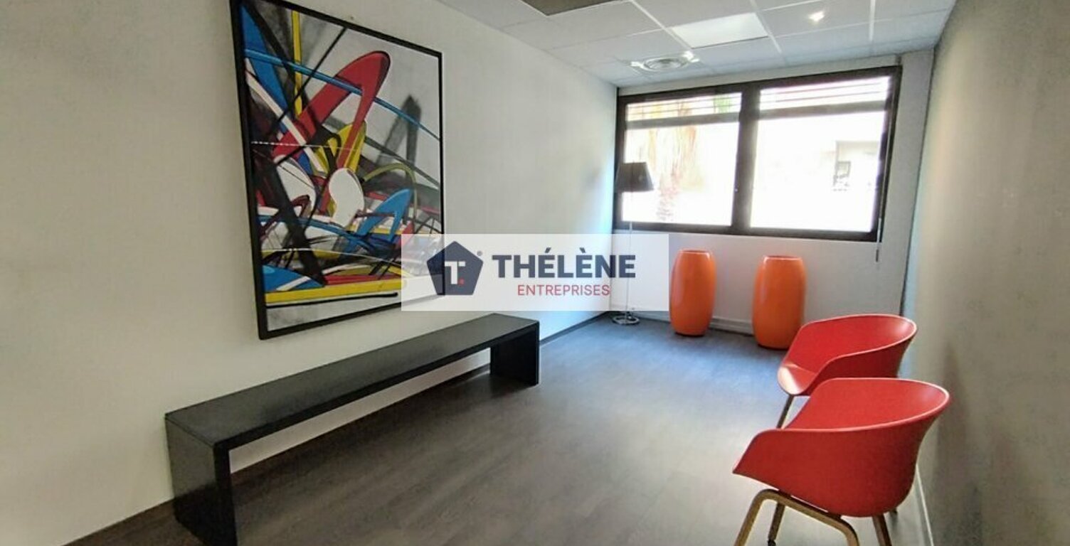 BUREAUX à LOUER — photo 1