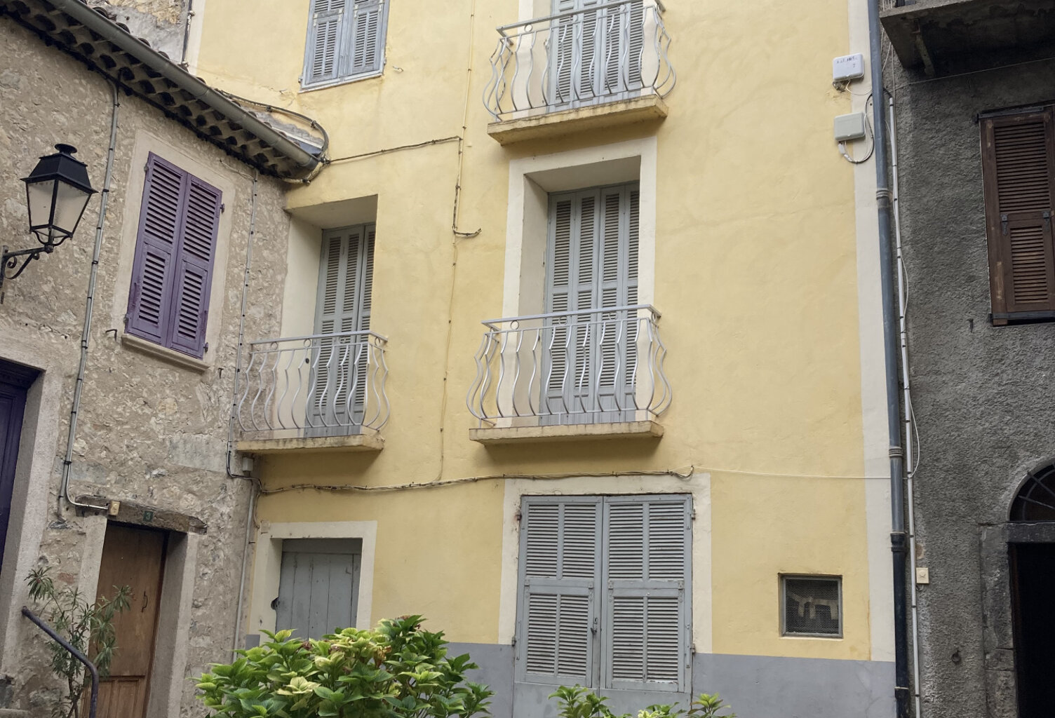 Jolie appartement sis sur la commune de Clans — photo 1