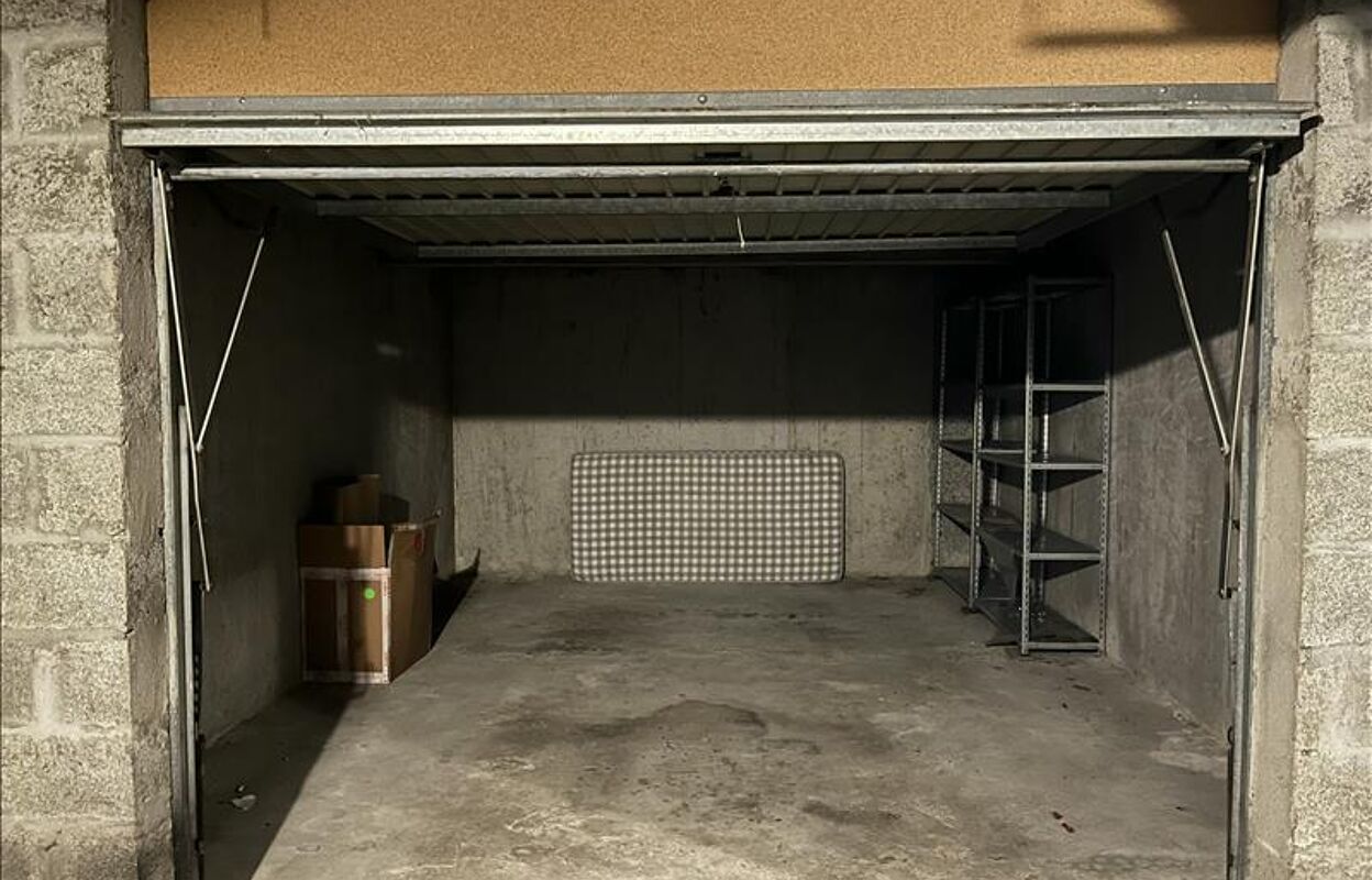 garage  pièces  m2 à vendre à La Rochelle (17000)