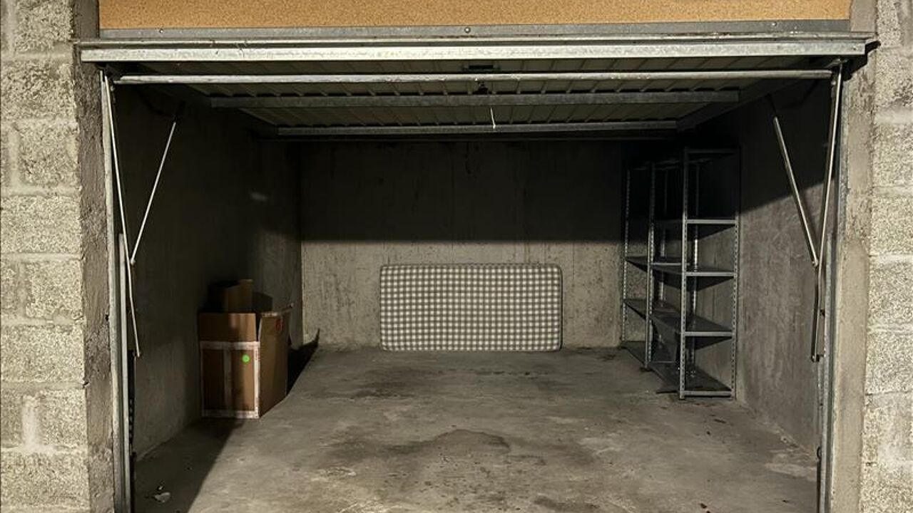 garage  pièces  m2 à vendre à La Rochelle (17000)