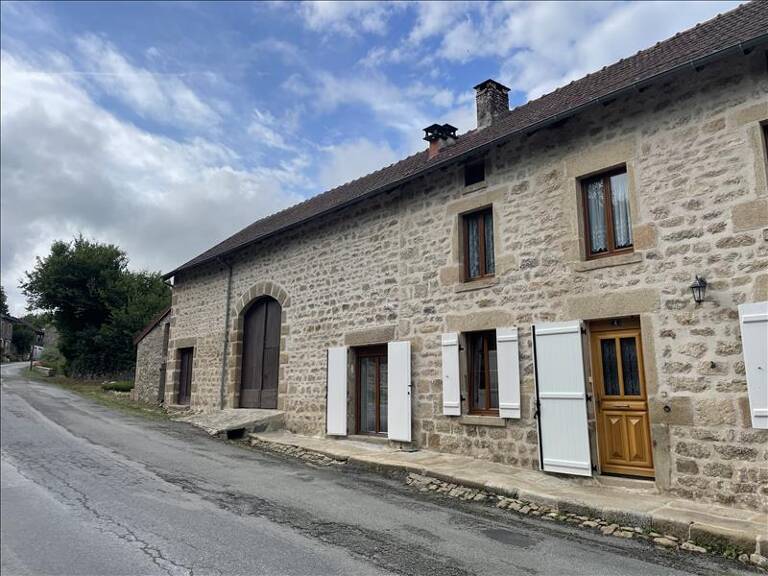 Maison en pierre de 7 pièces principales — photo 1