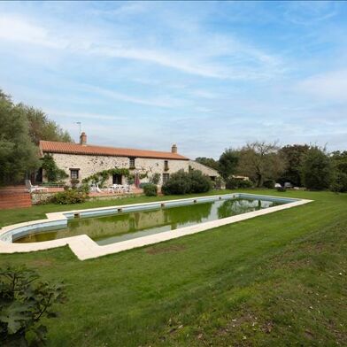 Maison 6 pièces 574750 €