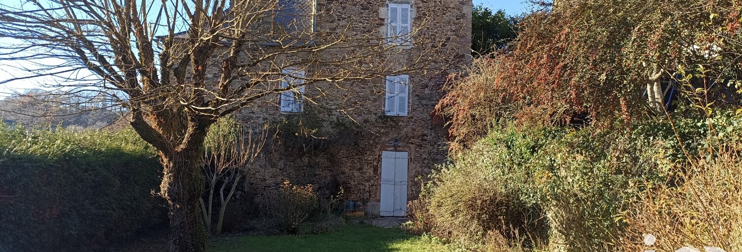 Maison 8 Pièces 330 m² à vendre à Salmiech (12120)