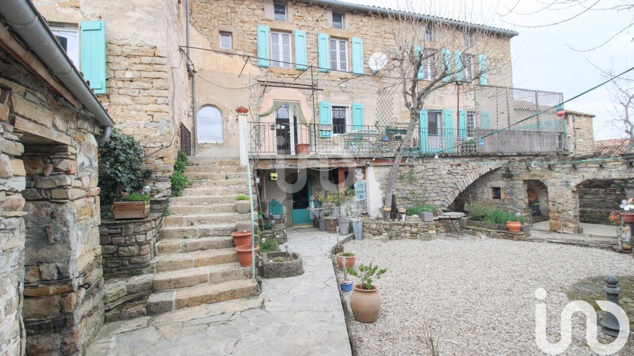 maison 11 pièces 210 m2 à vendre à Saint-Georges-de-Luzençon (12100)