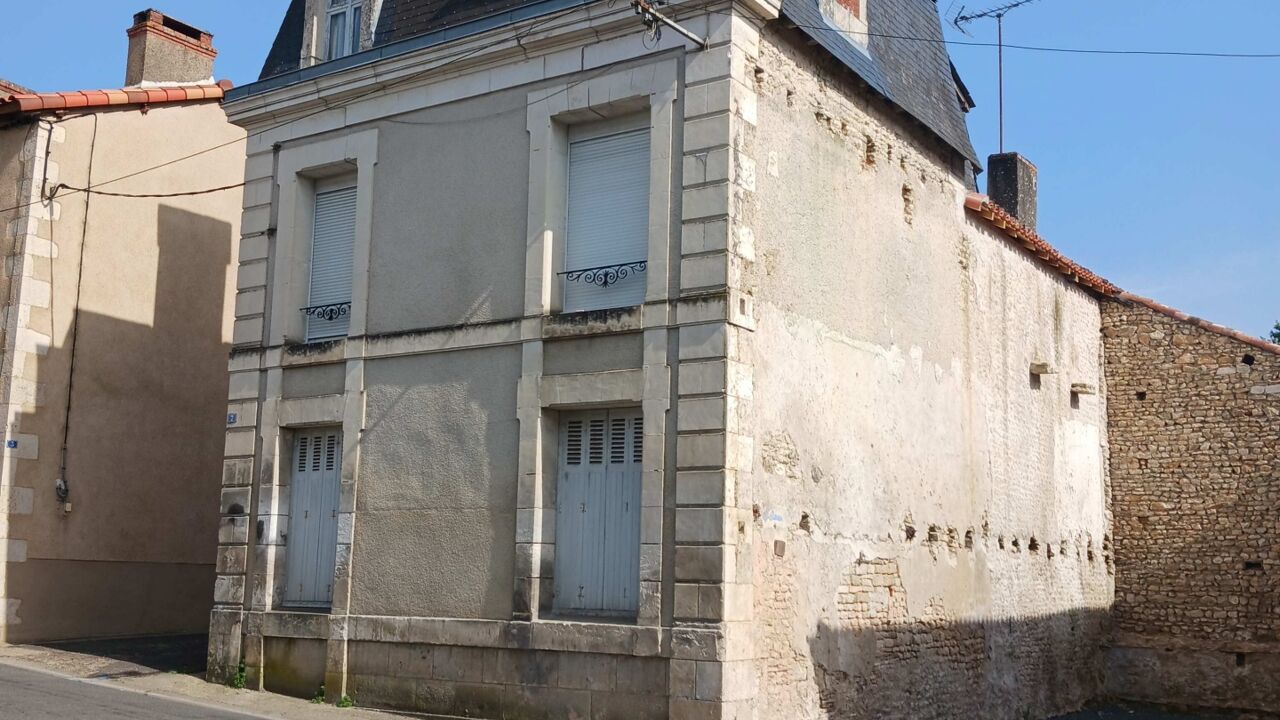 maison 5 pièces 111 m2 à vendre à Usson-du-Poitou (86350)