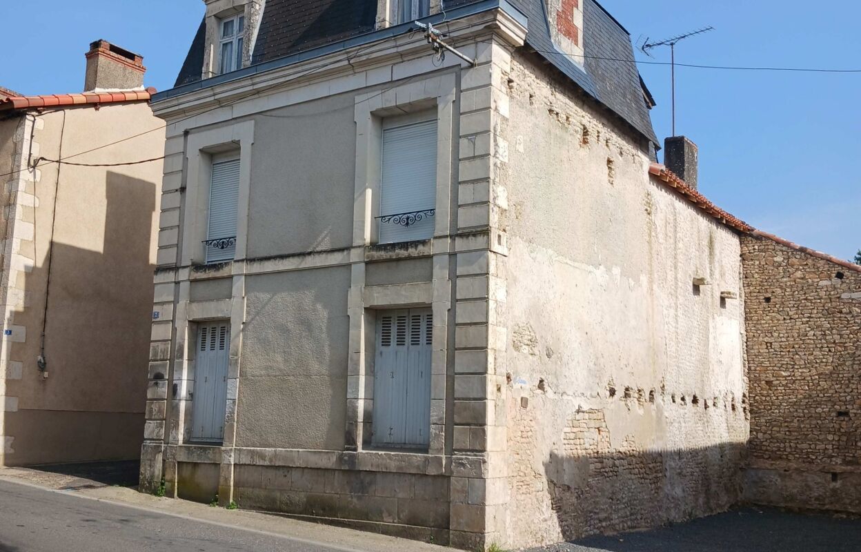 maison 5 pièces 111 m2 à vendre à Usson-du-Poitou (86350)