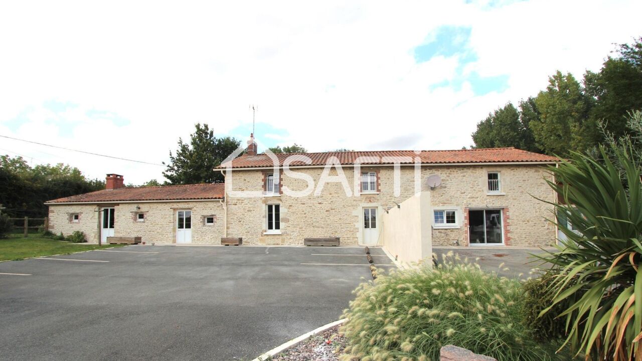 maison 12 pièces 296 m2 à vendre à La Caillère-Saint-Hilaire (85410)