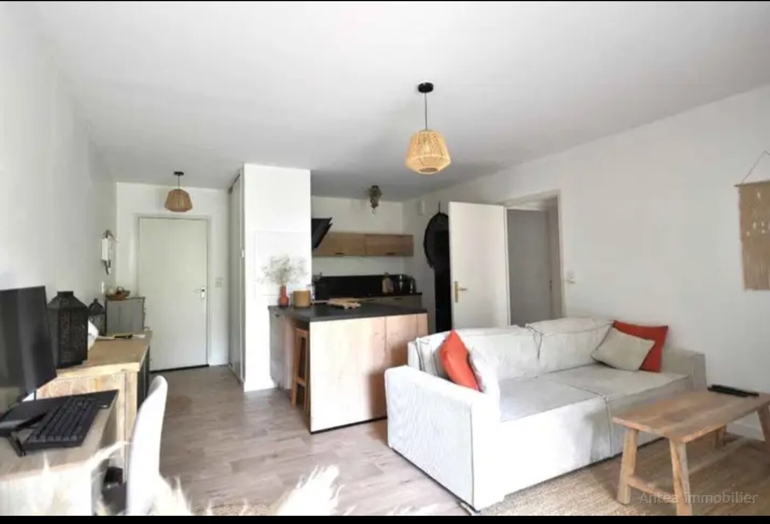 SPLENDIDE RDC AVEC JARDINE ET TERRASSE — photo 1