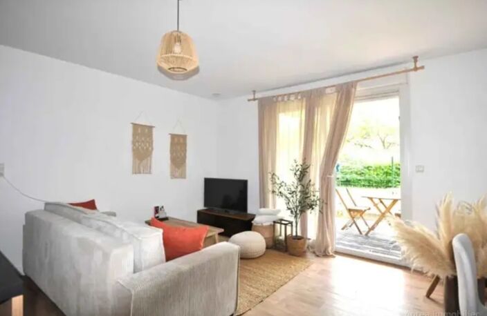 SPLENDIDE RDC AVEC JARDINE ET TERRASSE — photo 2