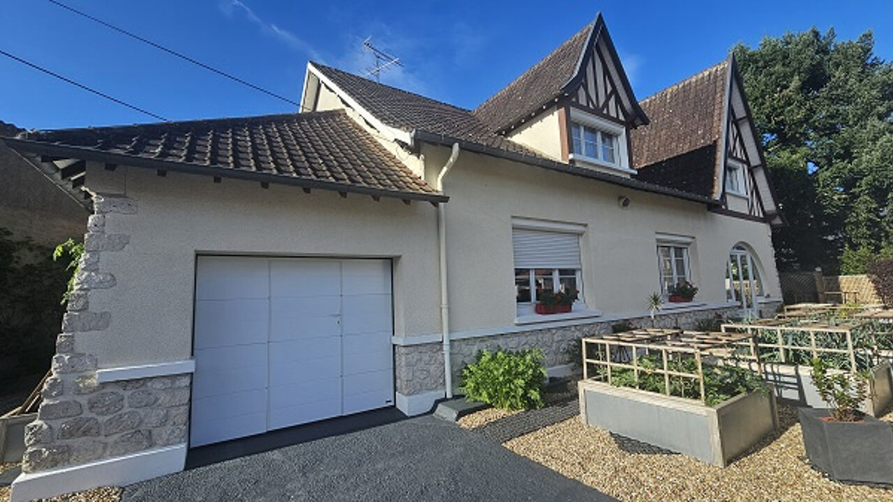 maison 6 pièces 199 m2 à vendre à La Ferté-Saint-Cyr (41220)