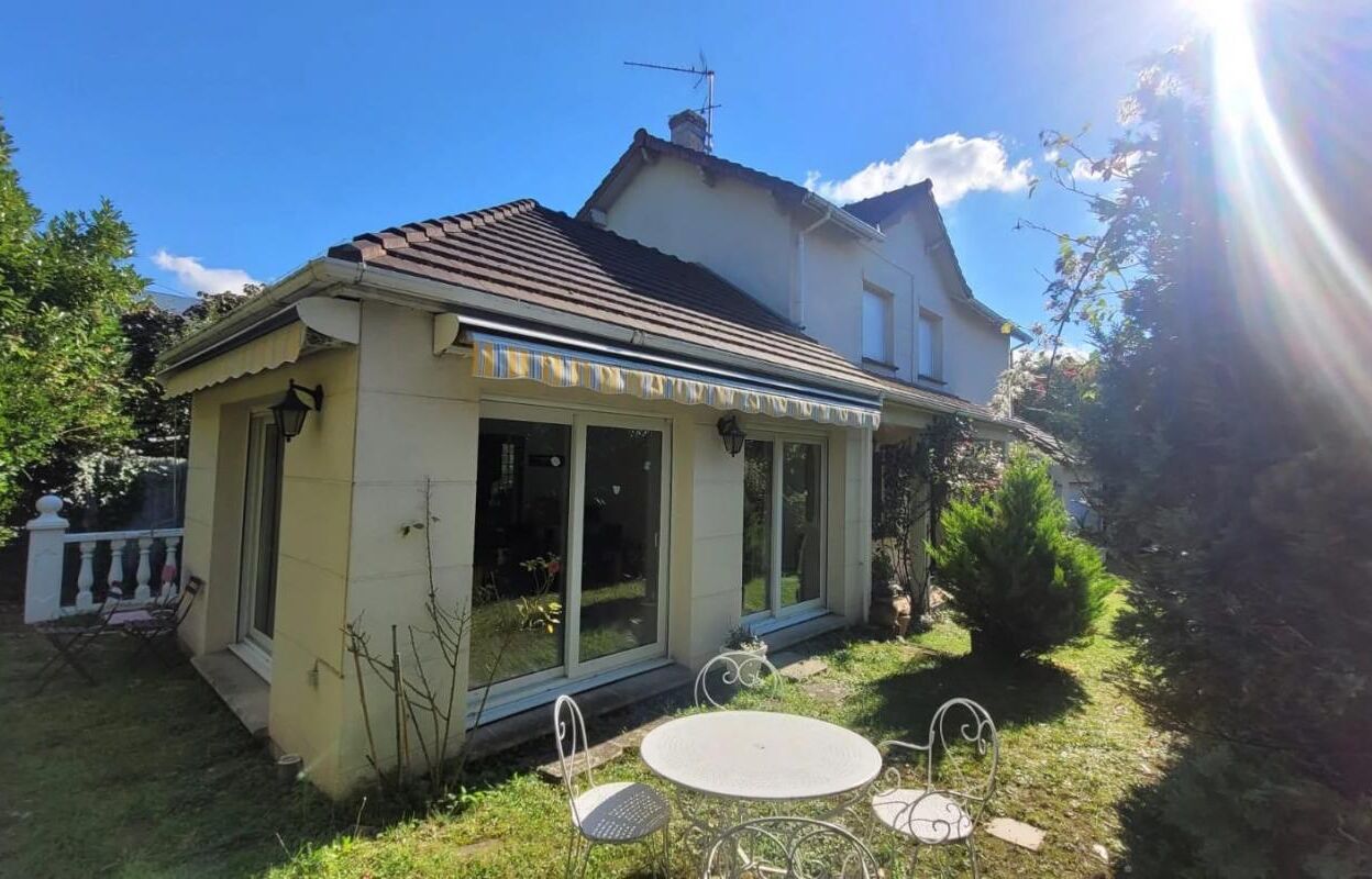 maison 5 pièces 181 m2 à vendre à Rueil-Malmaison (92500)