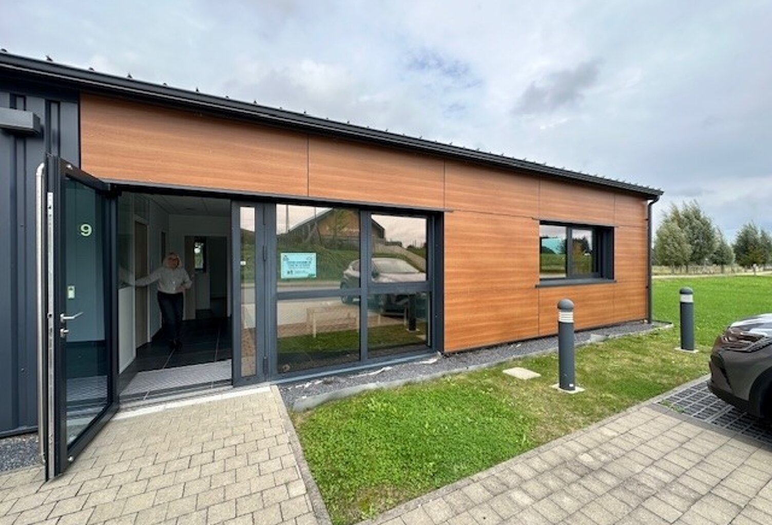 Bureaux WARGNIES LE GRAND — photo 1