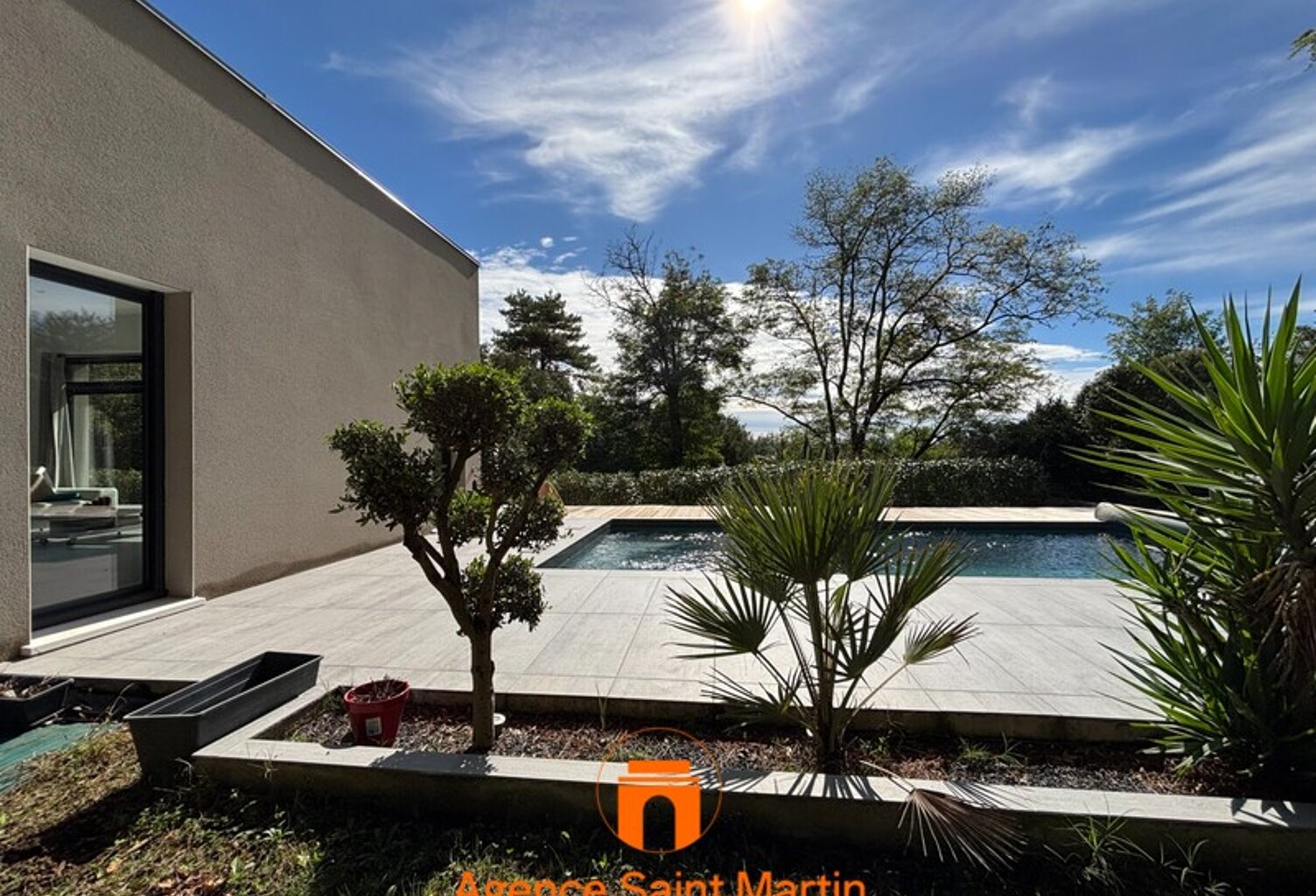 Villa — photo 1