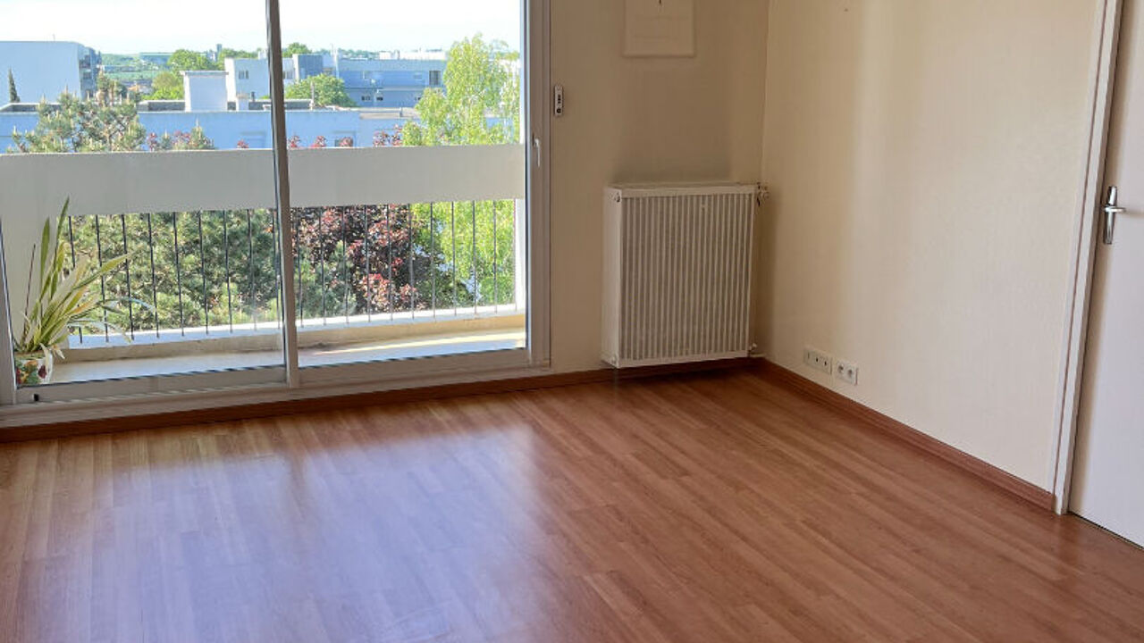 appartement 3 pièces 78 m2 à louer à Saintes (17100)