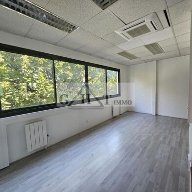 Bureau 152 m²