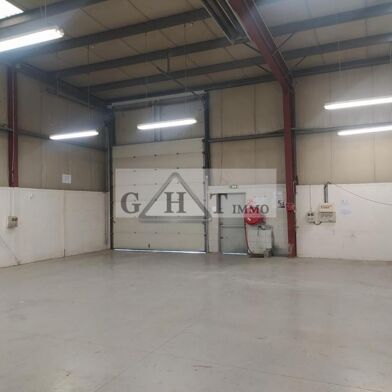 Local industriel 670 m²