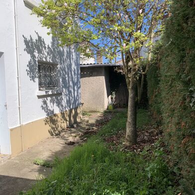 Immeuble  256000 €