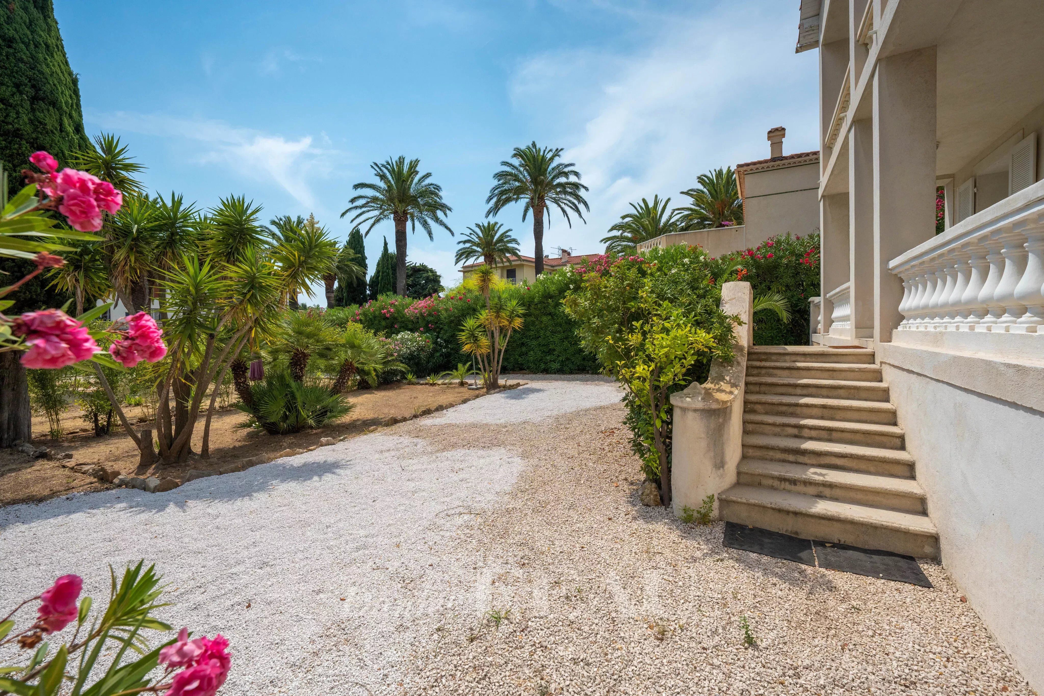 Sanary-sur-Mer Maison 6 pièces 195 m²