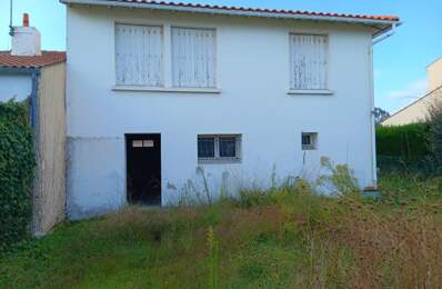 Maison à rénover. Bord de mer — photo du bien
