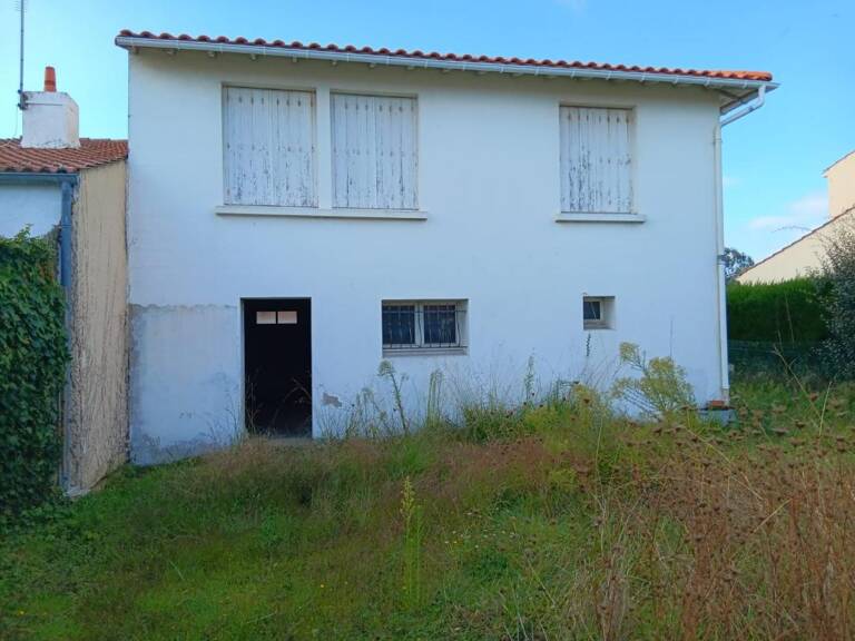 Maison à rénover. Bord de mer — photo 1