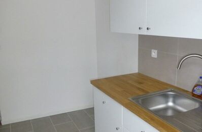 location appartement 943 € CC /mois à proximité de La Penne-sur-Huveaune (13821)