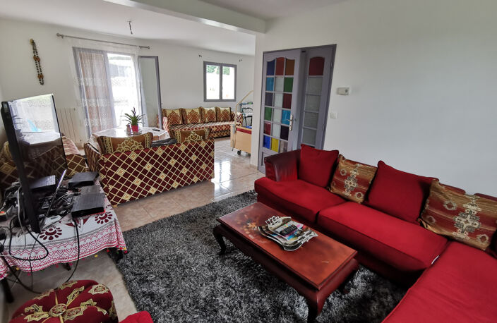 4 CHAMBRES 5 MN SENS ET GARE — photo 4