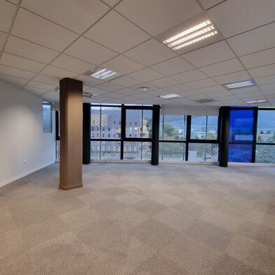 Bureau 185 m²