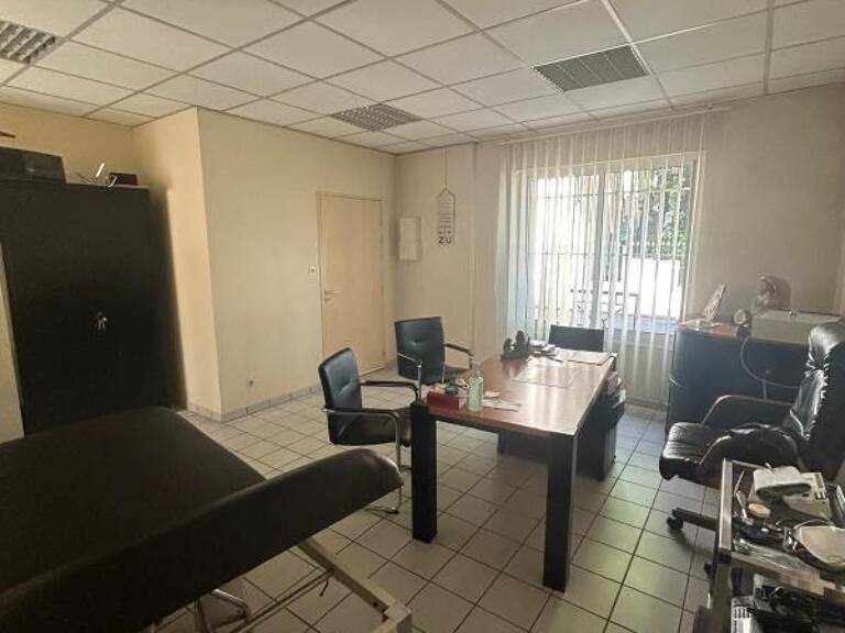 Bien Commercial À Louer — photo 1