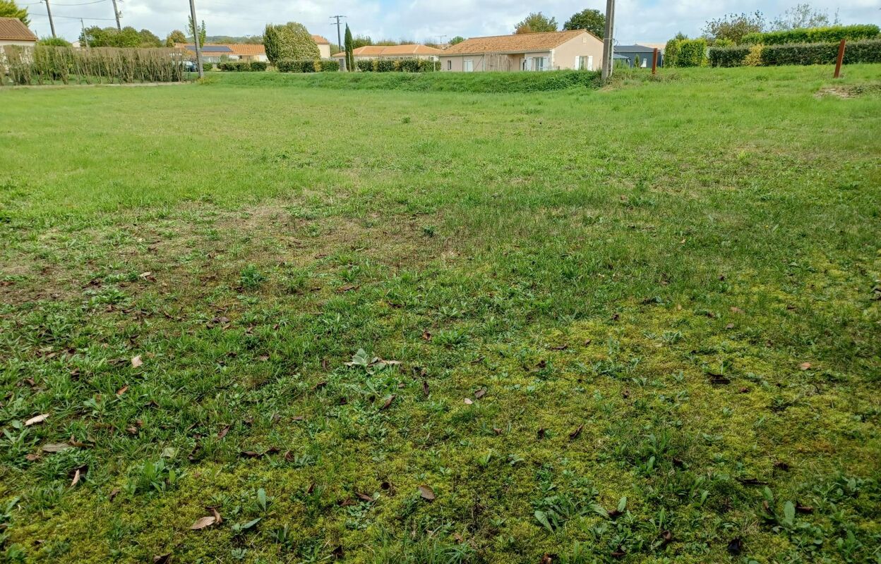 terrain  pièces 1702 m2 à vendre à Aigre (16140)