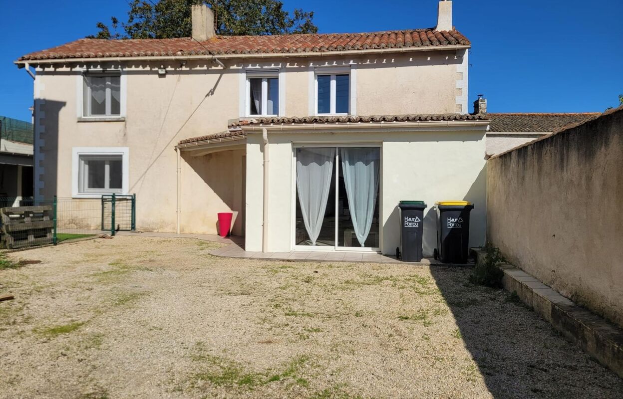 maison 6 pièces 198 m2 à vendre à Maillé (86190)