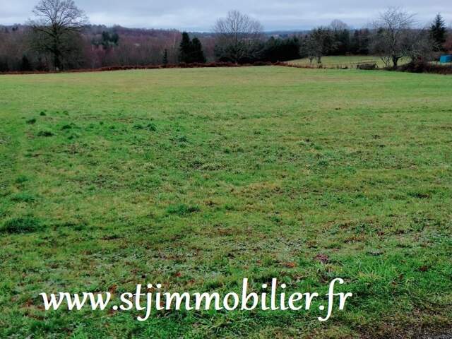 Terrain constructible — photo du bien