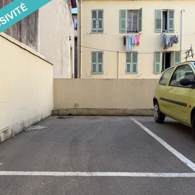 Parking 12 m²