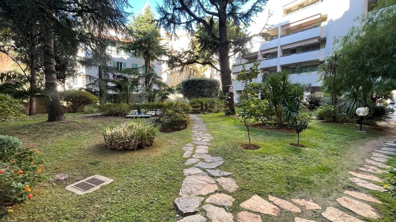 appartement 2 pièces 32 m2 à vendre à Nice (06000)