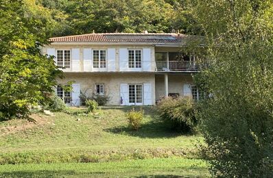 vente maison 585 000 € à proximité de Saint-Simeux (16120)