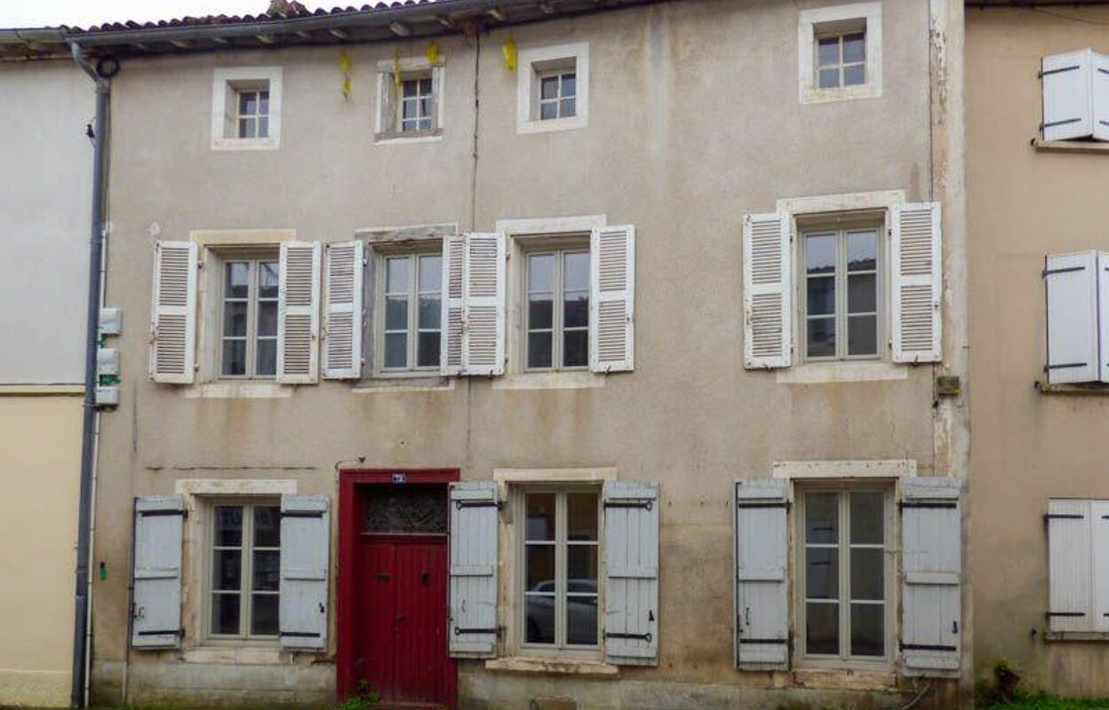 maison 6 pièces 163 m2 à vendre à Chef-Boutonne (79110)