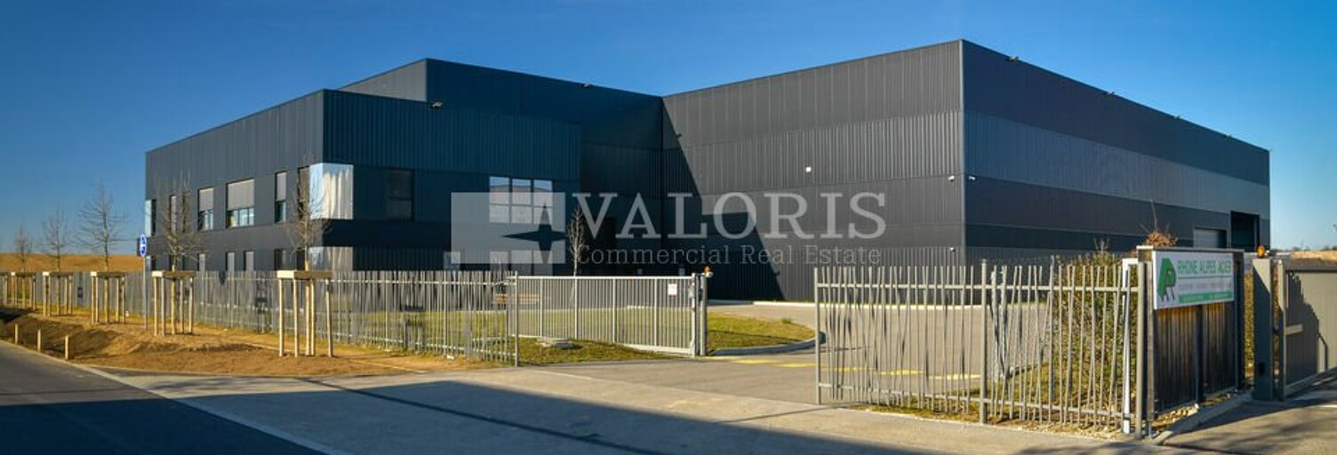 Commerce  2883 m² à louer à Genas (69740)