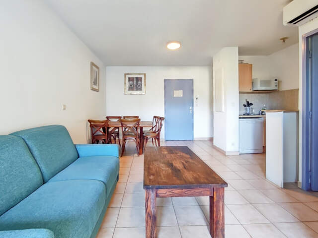 A VENDRE - Appartement T3 avec balcon, sur Uzès (parking et p... — photo du bien