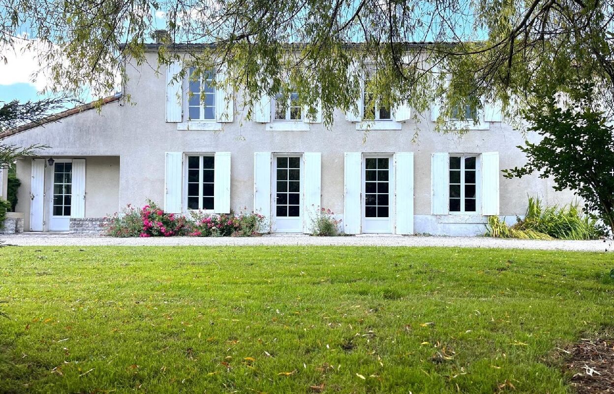 maison 6 pièces 144 m2 à vendre à Sainte-Sévère (16200)