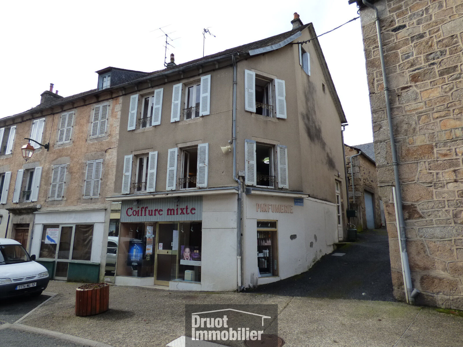 Immeuble  T6 à vendre Sainte-Geneviève-sur-Argence 12420