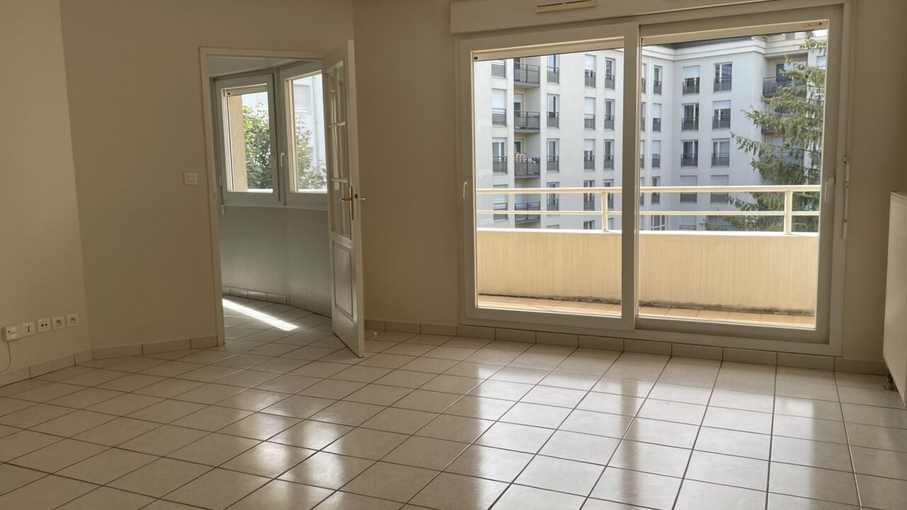 appartement 3 pièces 72 m2 à louer à Bron (69500)