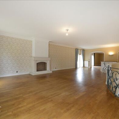 Maison 10 pièces 400000 €