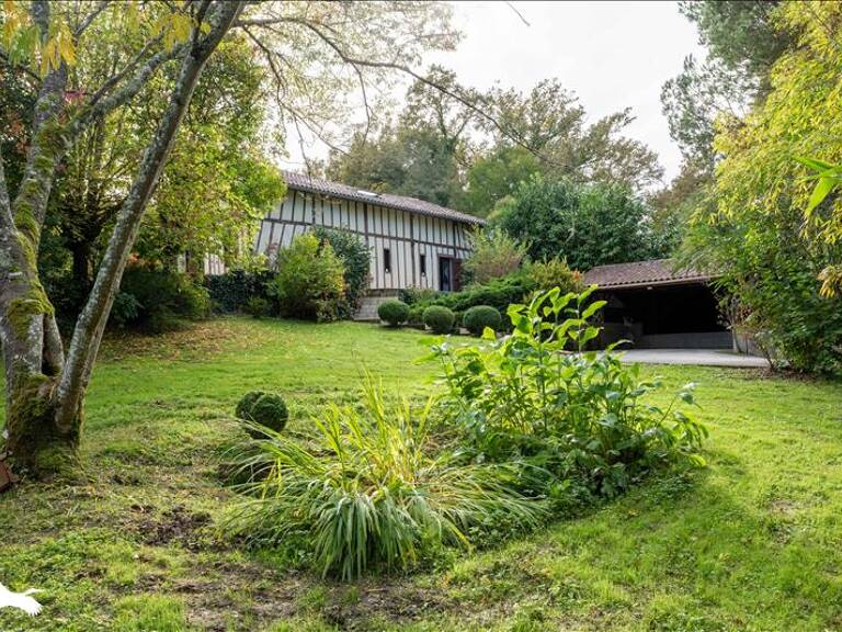 Ferme (tte) de 5 pièces principales — photo 1