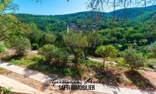 Terrain  1923 m² à vendre à Solliès-Toucas (83210)