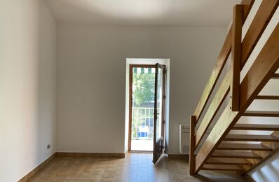 location appartement 587 € CC /mois à proximité de Grospierres (07120)