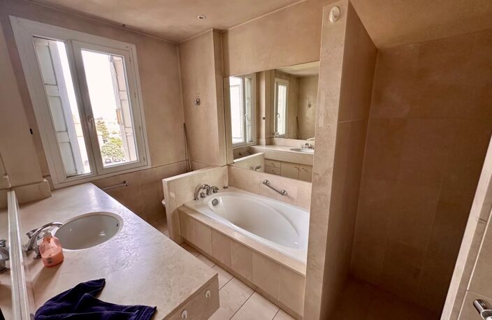 Bel appartement bourgeois de 127 m2, 3 ieme étg sur 4 — photo 3