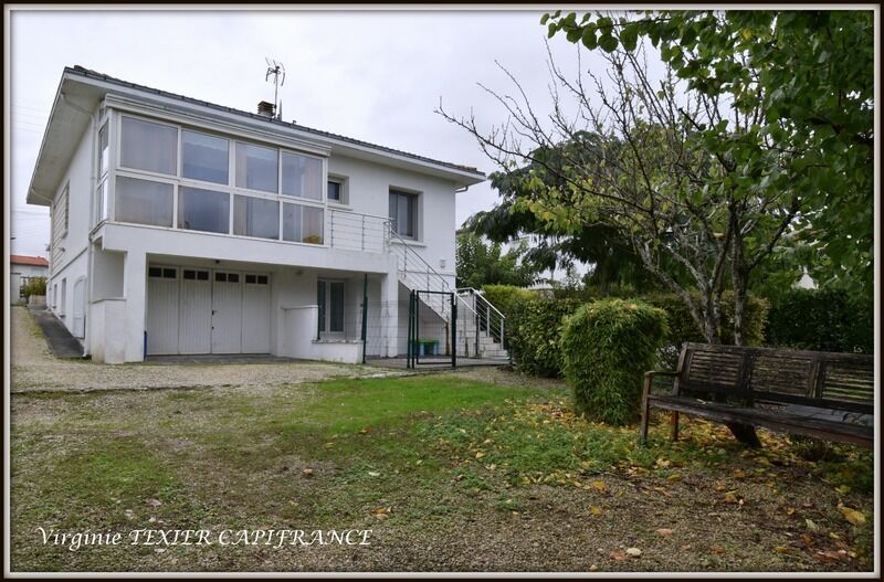 Villa / Maison 7 pièces  à vendre Saint-Jean-d'Angély 17400