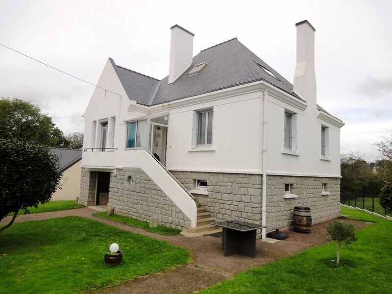 Villa / Maison 5 pièces  à vendre Carhaix-Plouguer 29270