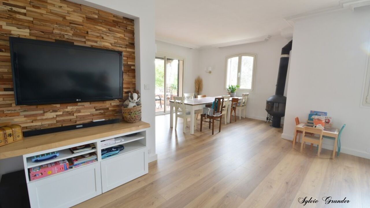 maison 5 pièces 136 m2 à vendre à Saint-Mitre-les-Remparts (13920)