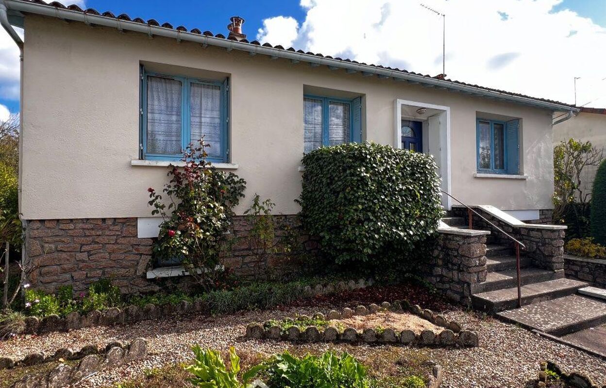 maison 4 pièces 73 m2 à vendre à Parthenay (79200)